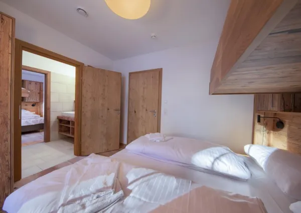 0015 KL Edelweisshaus 8 15