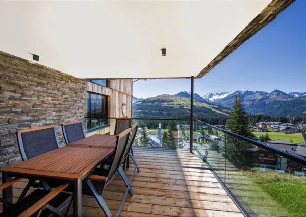 0023 KL Edelweisshaus 8 zomer 2