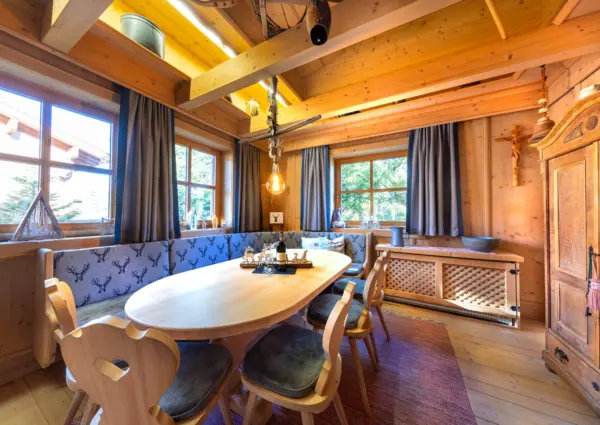 Hochkrimml Falkenstein Dahoam grote eethoek zithoek 2