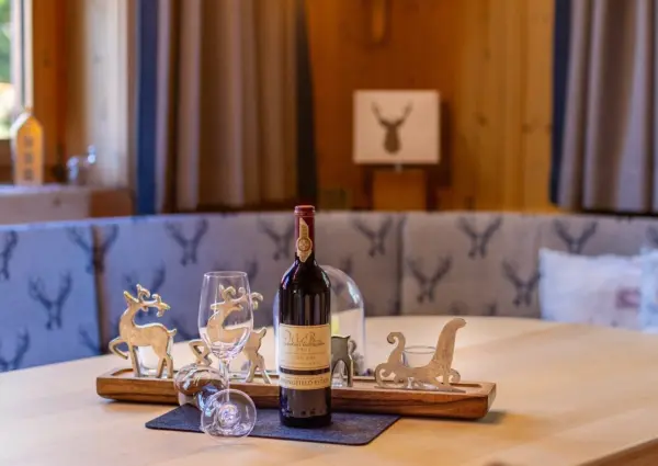 Hochkrimml Falkenstein Dahoam grote eettafel detail