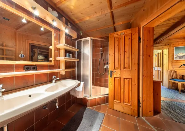 Hochkrimml Falkenstein Dahoam badkamer douche