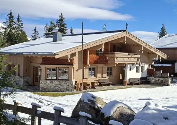 Hohkrimml Falkenstein Dahoam winter tuin zij aanzicht