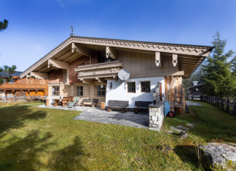 Hochkrimml Falkenstein Dahoam zomer aanzicht 1