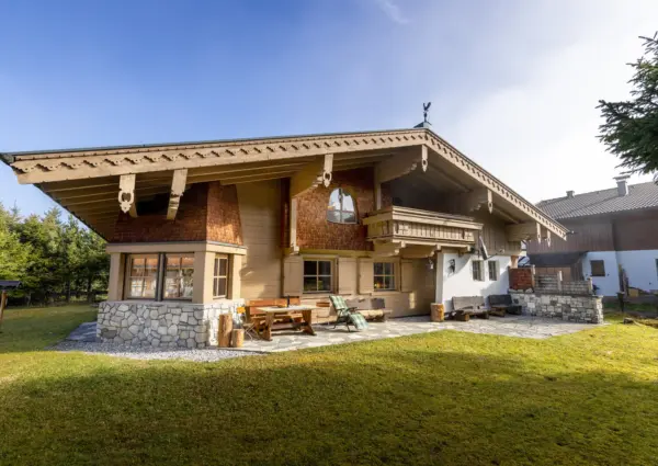 Hochkrimml Falkenstein Dahoam zomer aanzicht