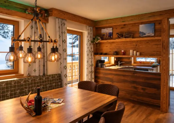 HK Falkensteinalm top 3 eettafel