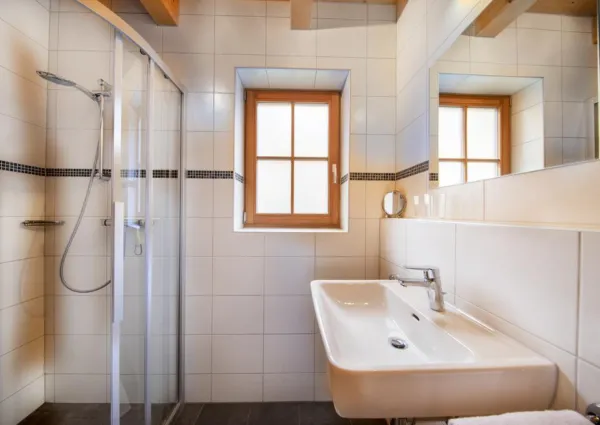 0013 BB Bergkristall 017 badkamer 1