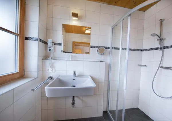 0018 BB Bergkristall 031 badkamer kamer beneden rechts voor