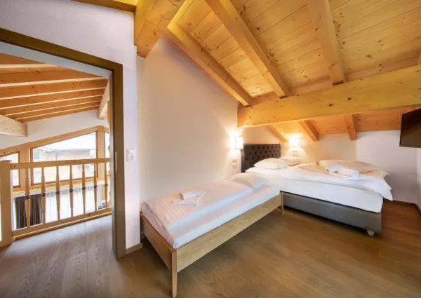 0013 BB Pinzghaus 11a