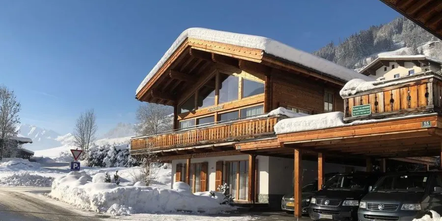 0001 BB Pinzghaus winter 2