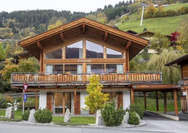 0023 BB Pinzghaus zomer 1