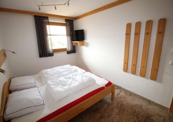 0008 KL Carina 14 19