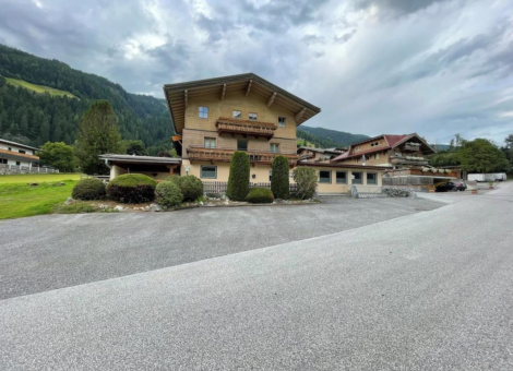 0025 BB Haus Eckhausl aanzicht zomer 2