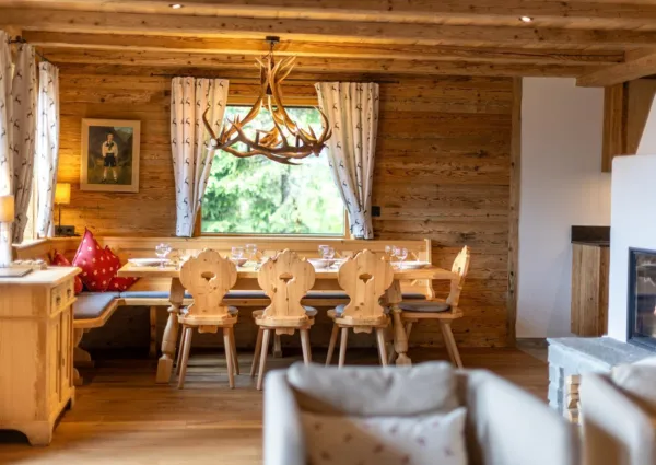 HK Everest 2024 detail 4