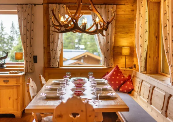 HK Everest 2024 detail 1