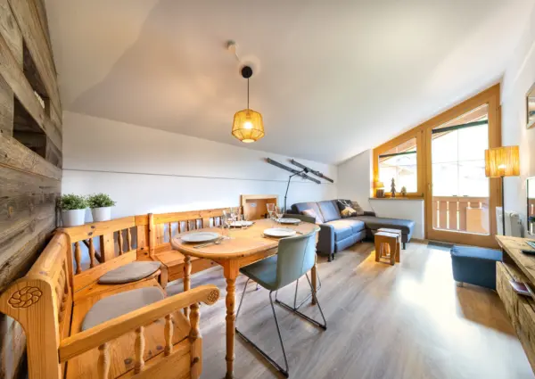 Haus Hut eethoek