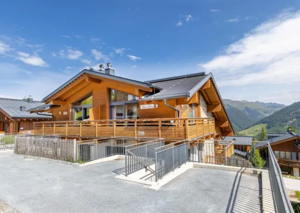 0002 HK Hideout 2023 Zomer