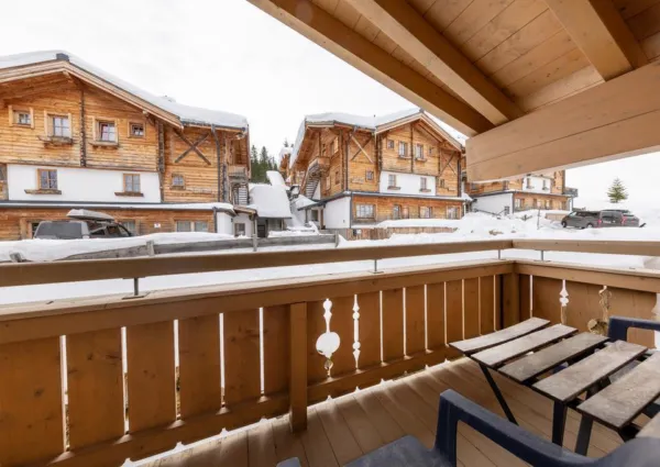 0028 HK Patricia top 1 2024 18