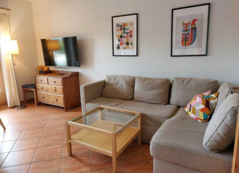 0003 HK Patricia Top 2 2024 1