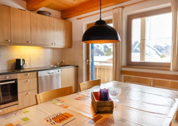 0010 HK Patricia top 1 2024 8