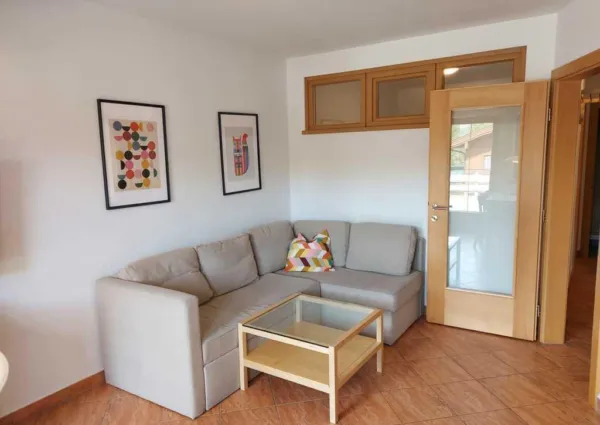 0015 HK Patricia Top 2 2024 2