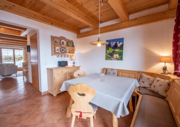 0008 HK Wildkar top 1 8