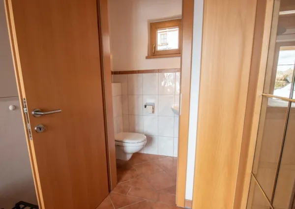 0009 HK Wildkar top 1 9