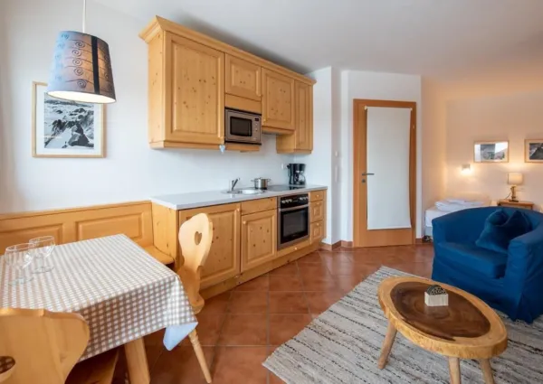 0023 HK Wildkar top 2 6