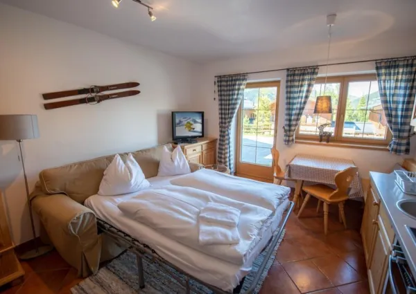 0026 HK Wildkar top 2 9