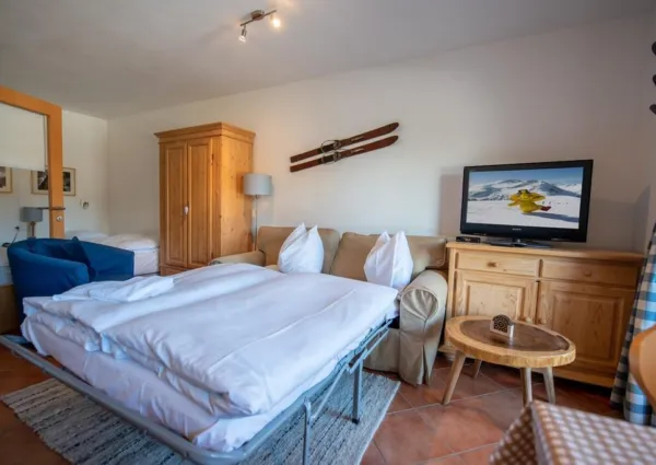 0027 HK Wildkar top 2 10