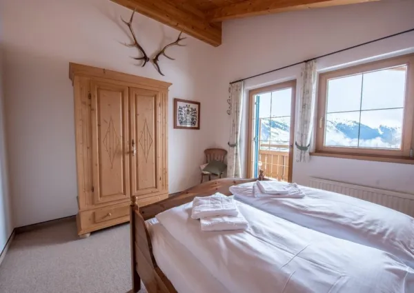 0012 HK Wildkar top 1 11