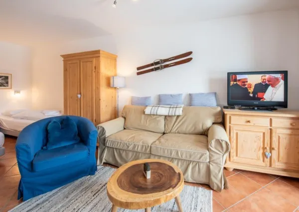 0004 HK Wildkar top 2 3