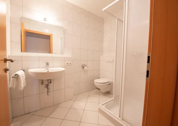 0011 HK Wildkar top 2 11