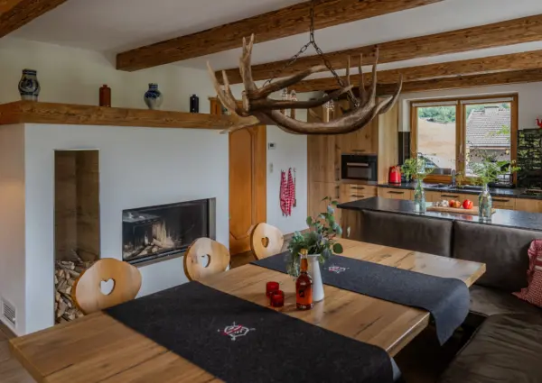 Neukirchen Hieburg Lodge Sfeervolle eettafel