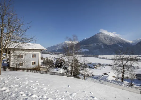 0027 NK Hieburg Lodge winter 13