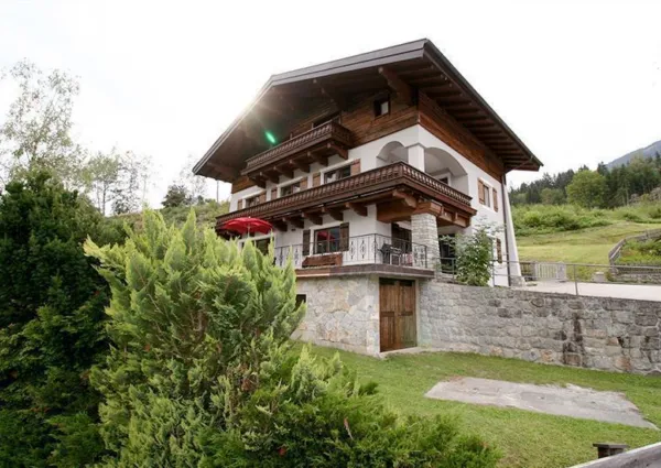 0002 NK Hieburg Lodge zomer 1