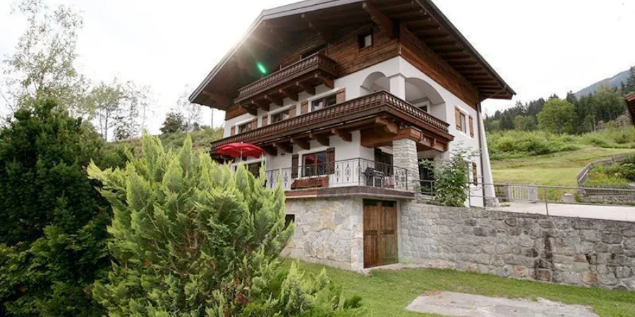 0002 NK Hieburg Lodge zomer 1