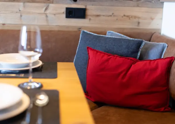 Hochleger am Anger Top 10 Koningsleiten eettafel bank kussen