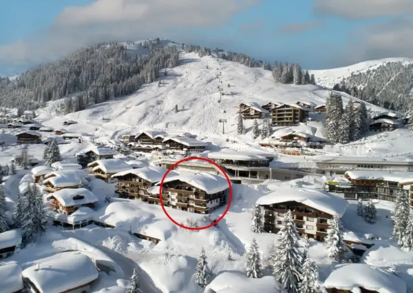 Hochleger am Anger Top 10 Koningsleiten vooraanzicht met cirkel