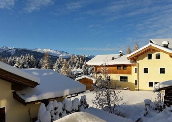 Königsblick Königsleiten - 
<ul>
  <li>Directe toegang tot de Dorfbahn skilift naar het skigebied Zillertal Arena</li>
  <li>Oefenweide met sleeplift en skischool voor beginners in het dorp</li>
  <li>Veelzijdige winteractiviteiten zoals arrensleetochten, rodelbanen en berghutten</li>
</ul>