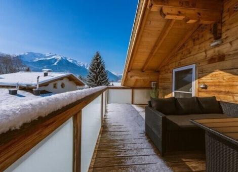 Bramberg Ma La2 balkon uitzicht rechts AI winter