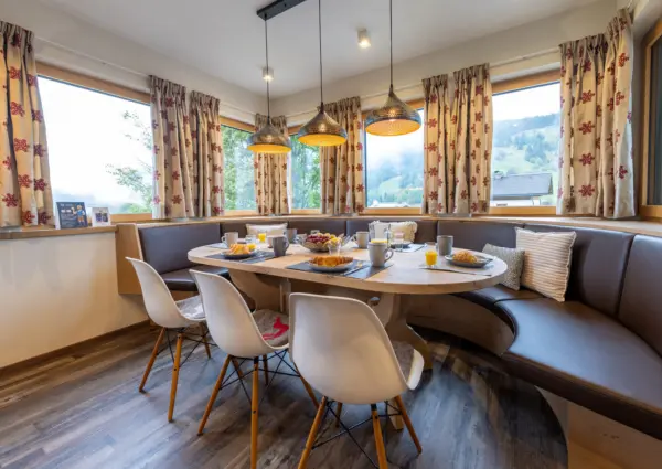 Mountain Resort Top 1 Dienten eettafel overzicht