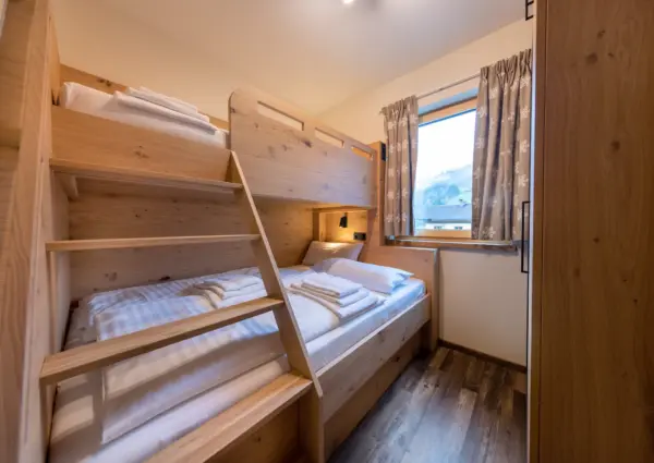 Mountain Resort Top 1 Dienten slaapkamer met stapelbed