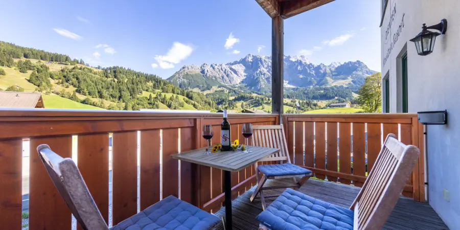 Dienten Mountain Resort Top 1 balkon met uitzicht op Hochk C3 B6nig