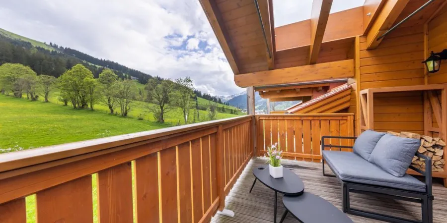 0002 DN Mountain Resort Top 13 Balkon 2