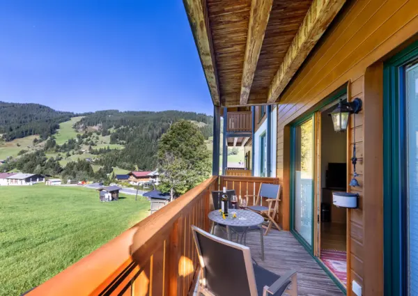 Dienten Mountainresort Top 7 Balkon zomer