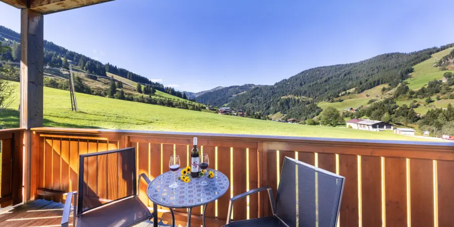 Dienten Mountainresort Top 7 zomers balkon