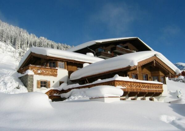 Chalet Märchenblick 2 Königsleiten - 
<ul>
  <li>Directe toegang tot de piste vanuit het terras</li>
  <li>Skilessen beginnen voor de deur</li>
  <li>Sauna voor ontspanning na een actieve dag</li>
</ul>