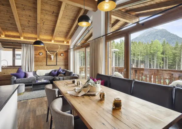 NK Chalet Blessachkopf eettafel