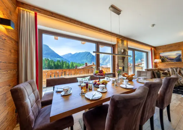 Neukirchen Nationalpark Dreiherrenspitze eettafel