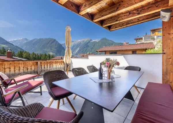 Neukirchen Nationalpark Dreiherrenspitze eettafel buiten